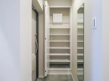 【神奈川県/川崎市宮前区犬蔵】グリーンコーポ多摩プラザ B棟 玄関：シューズボックス