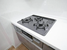 【神奈川県/横浜市港北区新横浜】モア・クレストアクゼス新横浜 キッチン：3口ガスコンロ