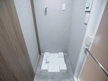 【神奈川県/横浜市港北区新横浜】モア・クレストアクゼス新横浜 洗面室：洗濯機置き場