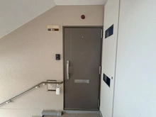 【神奈川県/川崎市宮前区有馬】鷺沼メイプル 1号棟 玄関