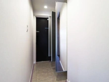 【神奈川県/横浜市都筑区長坂】シーズンプレイス B棟 玄関：下足入れ