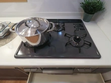 【東京都/稲城市押立】ダイアパレス矢野口リバーステージ キッチン：三口コンロ