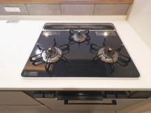 【神奈川県/横浜市都筑区中川中央】マイキャッスルセンター北II キッチン：3口ガスコンロ