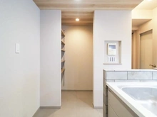 【神奈川県/横浜市都筑区中川中央】マイキャッスルセンター北II パントリー