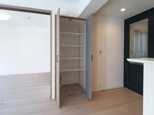 【神奈川県/川崎市宮前区宮前平】宮前平コルナス 収納：リビング収納