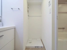 【神奈川県/川崎市宮前区南野川】サンクタス鷺沼ヴィル・ド・ヴェール 洗面室：洗濯機置き場