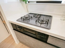 【神奈川県/川崎市宮前区菅生】ビッグヴァン宮前平 キッチン：3口ガスコンロ