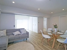 【神奈川県/川崎市宮前区土橋】プレジデント鷺沼 リビング・ダイニング：※家具・調度品等は販売価格に含まれておりません。