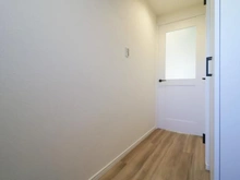 【神奈川県/川崎市宮前区土橋】プレジデント鷺沼 玄関：玄関前廊下