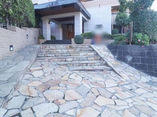 【神奈川県/横浜市都筑区佐江戸町】クレストフォルム市が尾南 アプローチ