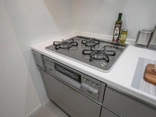 【神奈川県/横浜市都筑区仲町台】プロムナード仲町台 9号棟 キッチン：三口ガスコンロ