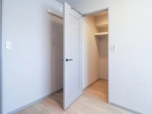 【神奈川県/横浜市都筑区茅ケ崎中央】メイフェア・ミュゼ・レトワールセンター南駅前 収納：ウォークインクローゼット