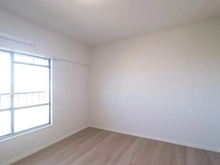 【神奈川県/横浜市青葉区美しが丘】たまプラーザ団地 4街区7号棟 洋室