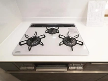 【神奈川県/川崎市宮前区菅生】リリーベル宮前ヒルズ キッチン：三口コンロ