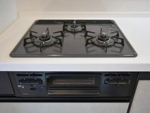 【神奈川県/横浜市都筑区佐江戸町】クレストフォルム市ヶ尾南 キッチン：3口ガスコンロ