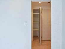【神奈川県/横浜市都筑区牛久保東】ミオカステーロ港北II 廊下：廊下部分