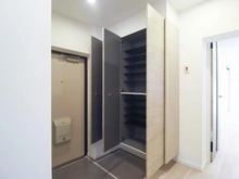 【神奈川県/横浜市青葉区青葉台】ドルフ青葉台3号棟 玄関：下足入