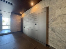 【神奈川県/川崎市宮前区宮崎】ザ・パークハウス宮崎台ガーデン 共用部：メール・宅配BOX