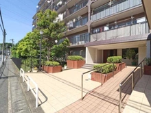 【神奈川県/横浜市都筑区大熊町】ニューライフマンション大倉山 アプローチ