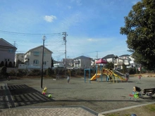 【神奈川県/川崎市宮前区犬蔵】ドレッセ美しの森シルフィーノ ウエスト 犬蔵くすのき公園（現地より約10m）