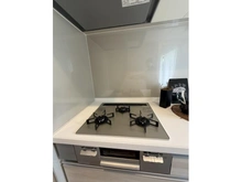 【神奈川県/川崎市宮前区有馬】ライオンズマンション鷺沼フォレストヒルズ　ノースウィング キッチン：三口コンロ