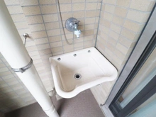 【神奈川県/川崎市宮前区有馬】ヴェルビュ鷺沼 パークサイド バルコニー：スロップシンク