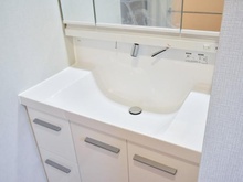 【神奈川県/横浜市青葉区美しが丘】 グレイスたまプラーザII 洗面室：化粧洗面台