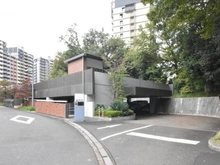 【東京都/八王子市上柚木】南大沢学園一番街1号棟 敷地内