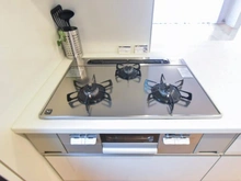 【東京都/武蔵野市桜堤】ロイヤルアーク武蔵野 キッチン：三ツ口ガスコンロ