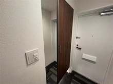 【東京都/東久留米市前沢】ハイコート花小金井 玄関：収納