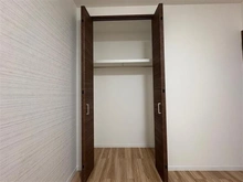 【東京都/東久留米市前沢】ハイコート花小金井 収納：約6.1帖　洋室内