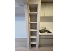 【東京都/国分寺市本町】ファミールスクエア国分寺 収納：キッチン横収納棚