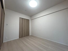 【東京都/国分寺市本町】ファミールスクエア国分寺 洋室：約6.0帖（南側）