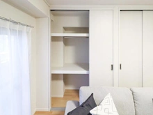 【東京都/小平市学園西町】ライオンズマンション一橋学園 洋室：約7.1帖 収納
大規模修繕工事中