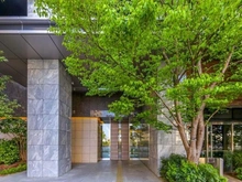 【東京都/小金井市本町】プラウドタワー武蔵小金井クロス ウエスト エントランス