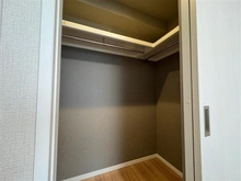 【東京都/小金井市本町】朝日パリオ小金井ハイツ 洋室：5.2帖　ウォークインクローゼット