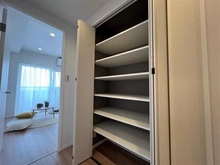 【東京都/小金井市本町】朝日パリオ小金井ハイツ 収納：廊下部分（LDK側）