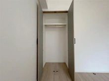 【東京都/小平市学園西町】エクスアン一橋学園 洋室：約5.6帖　収納