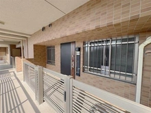 【東京都/小平市学園西町】エクスアン一橋学園 ポーチ