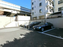 【東京都/世田谷区新町】パークハウス桜新町テラスイースト 駐車場