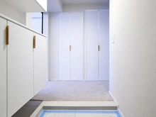 【東京都/世田谷区新町】パークハイム新町三丁目 玄関