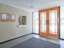 【東京都/世田谷区新町】パークハイム新町三丁目 エントランス