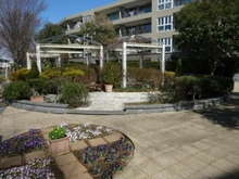 【東京都/世田谷区成城】パークシティ成城　 E-court 敷地内：中庭