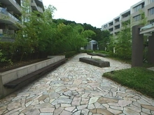 【東京都/世田谷区成城】パークシティ成城　 E-court 敷地内