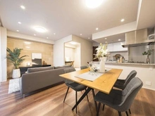 【東京都/世田谷区駒沢】パークホームズ駒沢ザレジデンス LDK：※家具・調度品等は本体価格に含まれません。