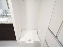 【東京都/世田谷区瀬田】ザ・パークハウス二子玉川ガーデン 洗面所：洗濯機置場