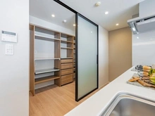 【東京都/世田谷区弦巻】ライオンズマンション弦巻グランフォート キッチン（パントリー）