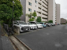 【東京都/世田谷区上用賀】馬事公苑前ハイム2号棟 駐車場