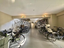 【東京都/世田谷区弦巻】ライオンズマンション弦巻グランフォート 駐輪場