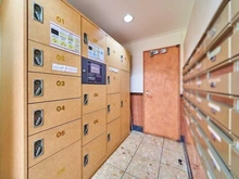【東京都/世田谷区桜新町】藤和桜新町ホームズ 宅配BOX：右側：メールBOX